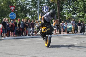Quatre-vingt motards