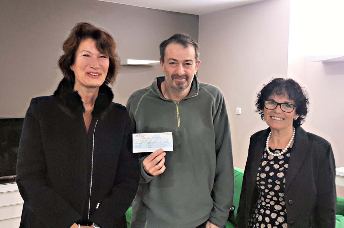 Remise de chèques pour deux belles actions par le club de Niort