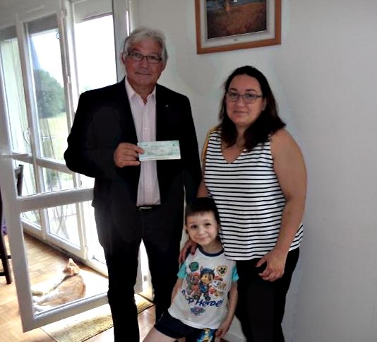 Remise de chèque pour Théo