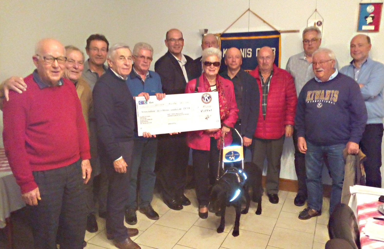 Remise d&rsquo;un chèque de 15 000€ pour un chien-guide