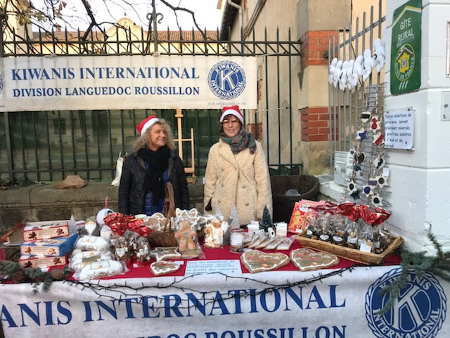 le Kiwanis Béziers Paul Riquet a tenu un stand de biscuiterie et pains d&rsquo;épice traditionnels de Noël