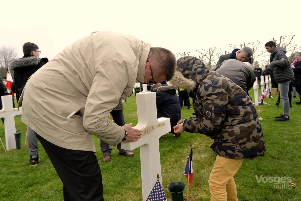 Parrainer 21 tombes de soldats américains