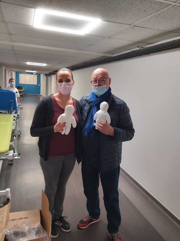 les poupées blanches kiwanis à la clinique de Renaison