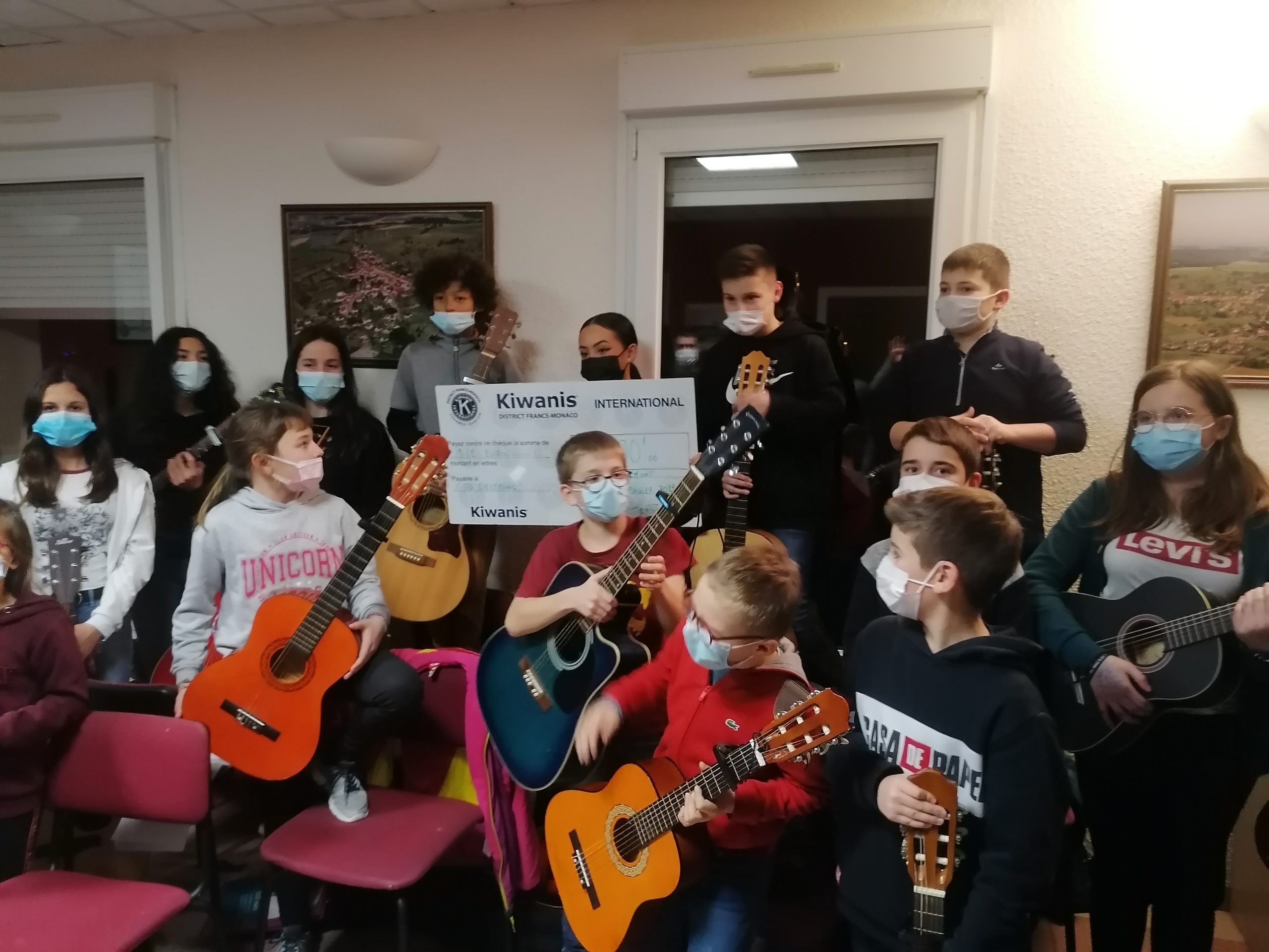 Guitares et chants pour les enfants hospitalisés