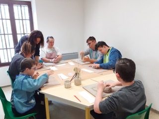 stage de poterie pour les enfants de l&rsquo;association « Trisomie 21 var » offert par le club Kiwanis Bandol Sanary Sud Ste Baume