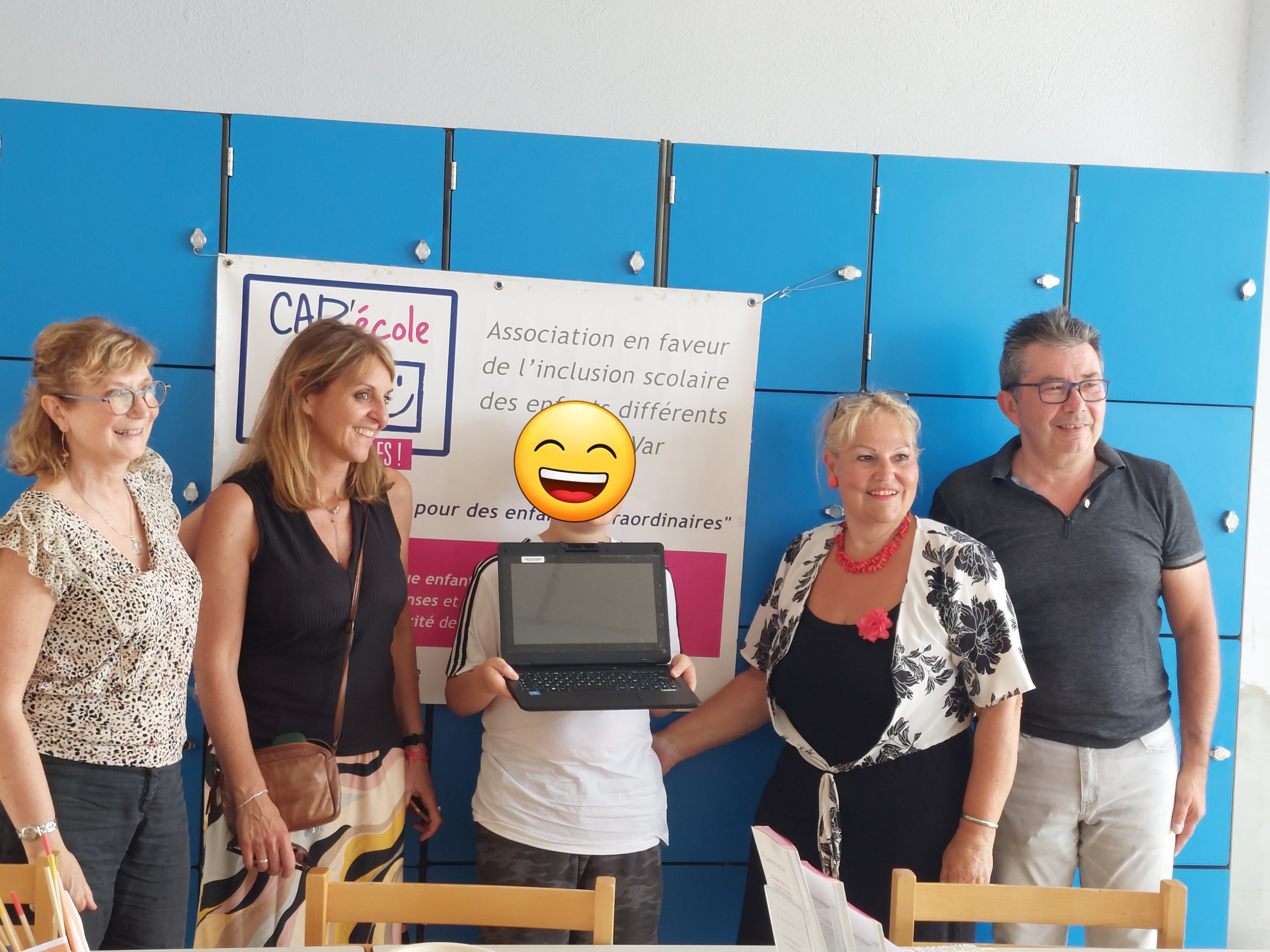 Don d&rsquo;un « cartable numérique  » par le kiwanis Bandol Sanary Sud Ste Baume