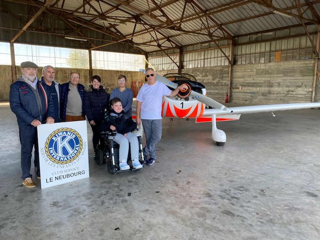 Le club Kiwanis Le Neubourg organise un baptême de l&rsquo;air pour Hugo