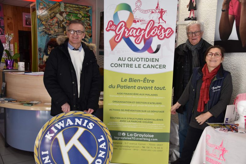 remise de chèque de 500 € à l&rsquo;association LA GRAYLOISE pour l&rsquo;achat d&rsquo;un vite abri