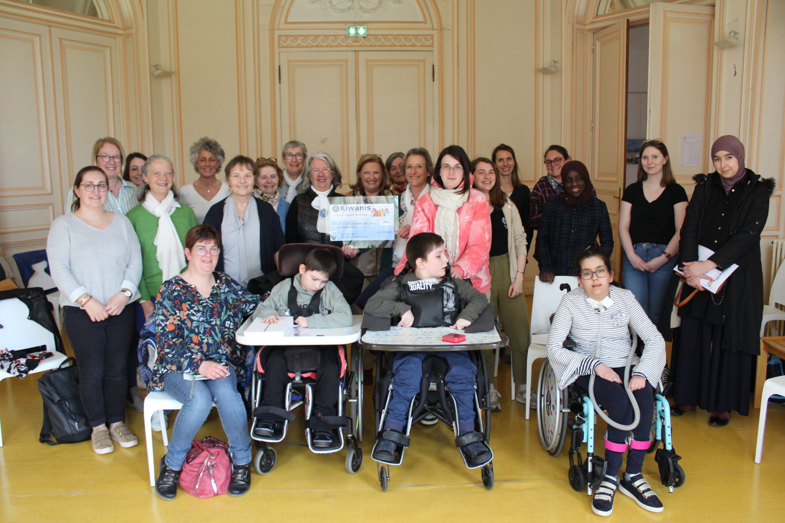 Remise de dons à l&rsquo;IME Dabbadie de Villeneuve d&rsquo;Ascq par le club de Mouveaux Dames d&rsquo;Havré