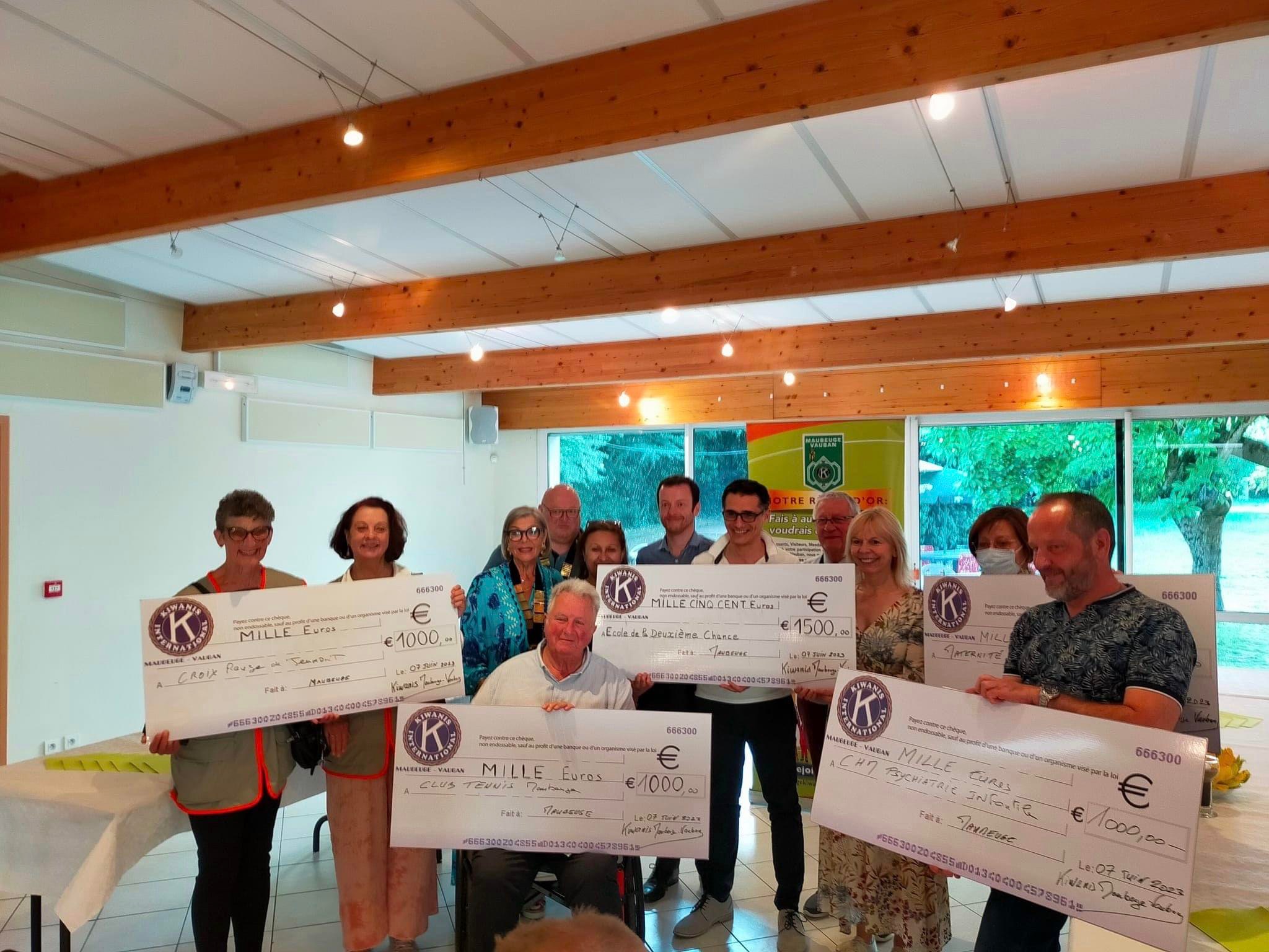 Plusieurs remises de dons par le club de Maubeuge Vauban