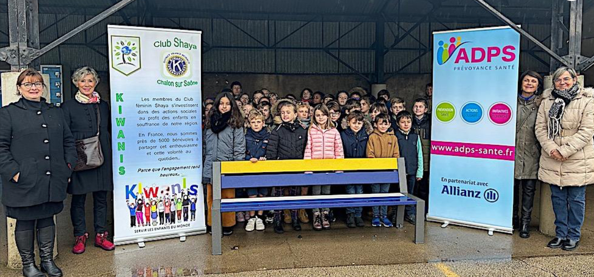 Inauguration d&rsquo;un banc de l&rsquo;amitié par le club Chalon Shaya