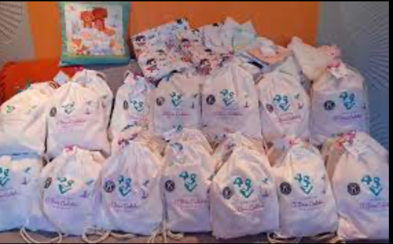 Présentation du Kit de naissance A bras cadabra sac à l&rsquo;Hôpital de Thonon et 40 sacs pour le pôle néonatologie pour l&rsquo;Hôpital d&rsquo;Annecy
