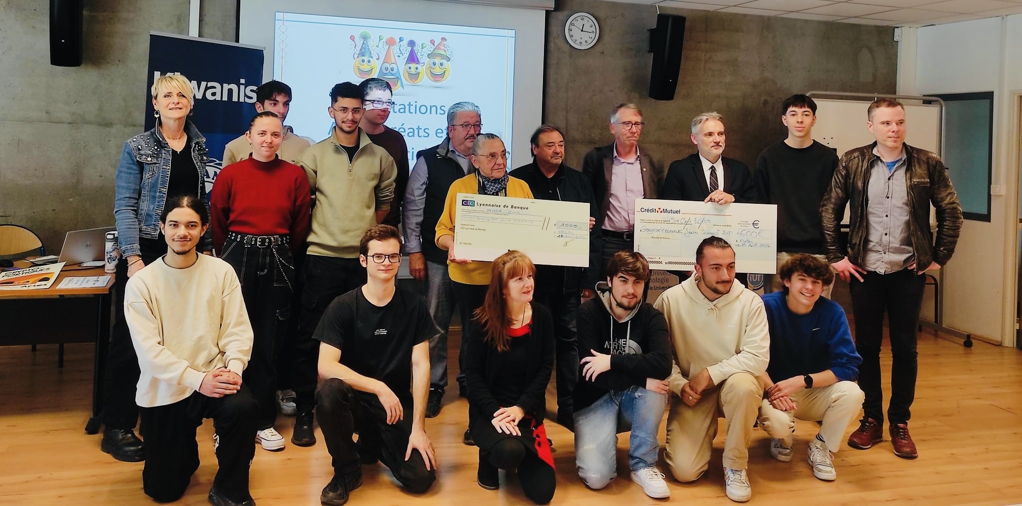 Opération vente de fougasses au marché d&rsquo;Arles et remise de chèques à de jeunes créateurs de l&rsquo;IUT
