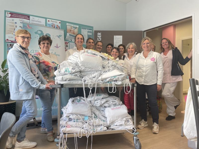 Remise de kits pour prématurés de l&rsquo;hôpital de Calais